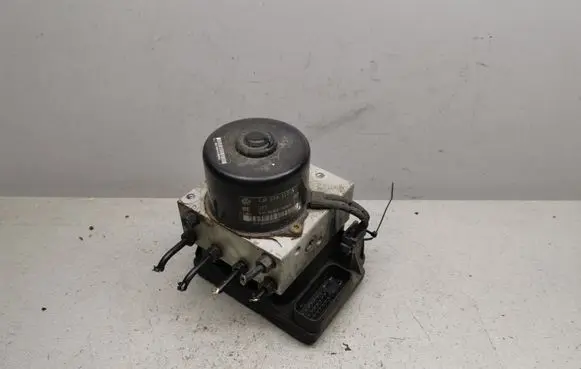 Volkswagen Golf IV ABS Pump 1J0907379P 1J0614117D