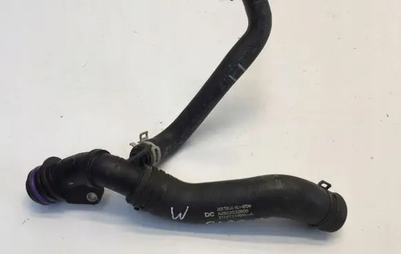 Mercedes-Benz GLA H247 Engine coolant pipe/hose A2822032600