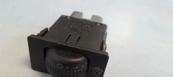 Toyota Avensis T220 Headlight level height control switch