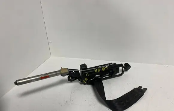 Volvo V70 Front seatbelt 30734732