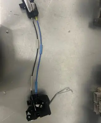 KIA Picanto Front door lock A045777