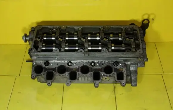 Volkswagen Golf VI Engine head V280 21SP38