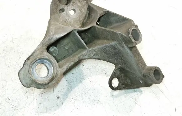 Audi A6 S6 C6 4F Engine mounting bracket 4F0199352J