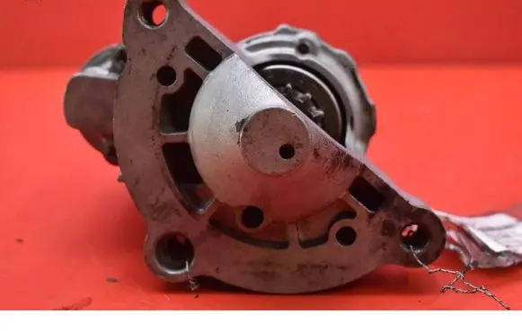 Peugeot 607 Starter motor M000T86081