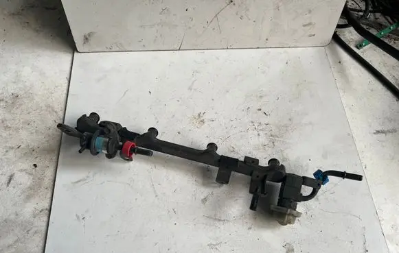 Mazda Premacy Fuel main line pipe 110012J60 FP4713280