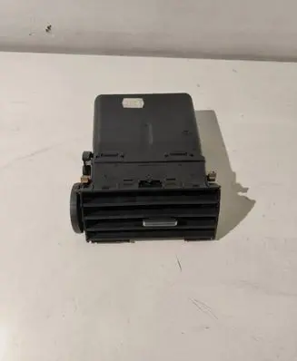 Ford Kuga I Dash center air vent grill 04792004 3M51R014L21AE 0107604