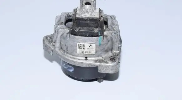 BMW 7 F01 F02 F03 F04 Engine mount bracket 6860233
