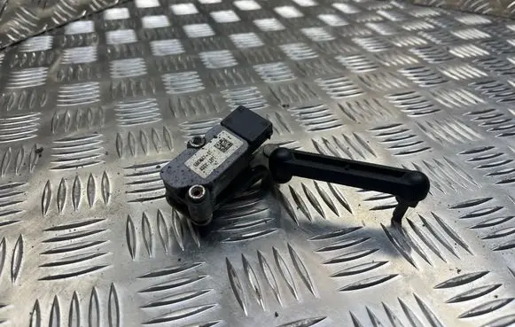 BMW X6 F16 Front height sensor lever 6867647