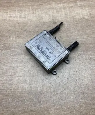 Mercedes-Benz E W211 Aerial antenna amplifier 2118200885