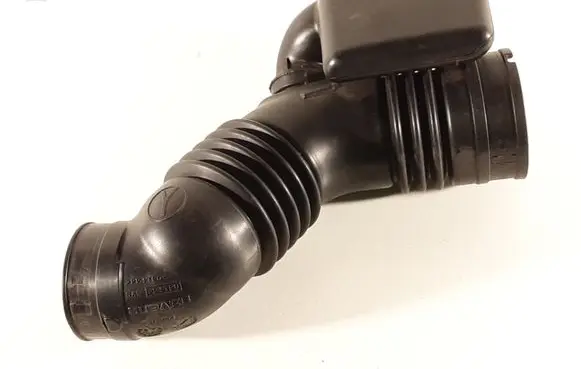 Subaru Impreza III Air intake duct part B033
