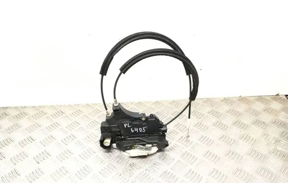 Mitsubishi Colt Front door lock 06619A