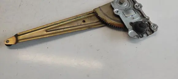 Rear door manual window regulator