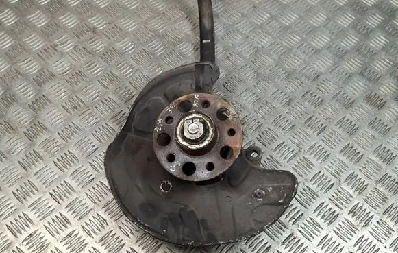 Mercedes-Benz CLS C219 Front wheel hub