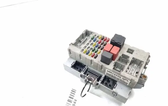Fiat Punto (188) Fuse module 46812228 BSI