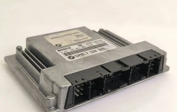 BMW 7 E65 E66 Engine control unit/module 7520929 7521643 0261209002