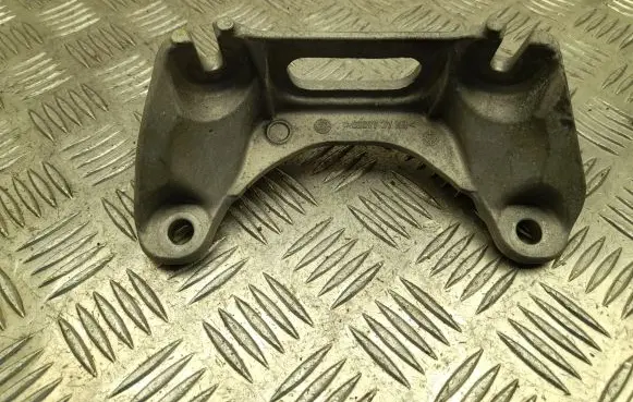 BMW 4 F32 F33 Engine mounting bracket 2284129