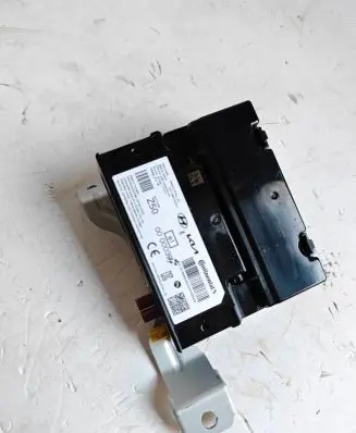 KIA Soul Air suspension control unit module (rear) 96510J2500 A3C1039340100