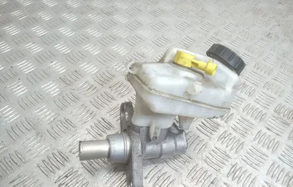 Master brake cylinder