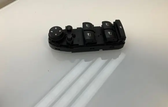 BMW 5 E60 E61 Electric window control switch 9122111 07W25E03 MT252200284