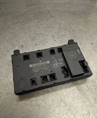 Mercedes-Benz CLK A209 C209 Door control unit/module 2098201926
