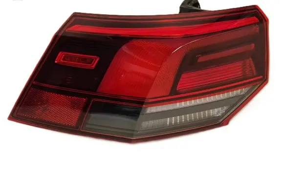 Volkswagen Golf VIII Rear/tail lights 5H0945095C 81970101 819701