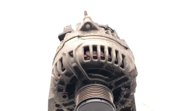 Renault Clio III Generator/alternator 8200390675