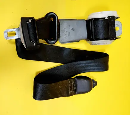 Chrysler Voyager Front seatbelt 0XT88TRMAD