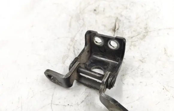 Honda CR-V Rear door upper hinge