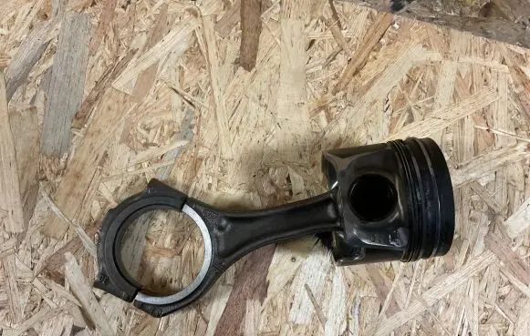 Volkswagen Touareg I Connecting rod/conrod 