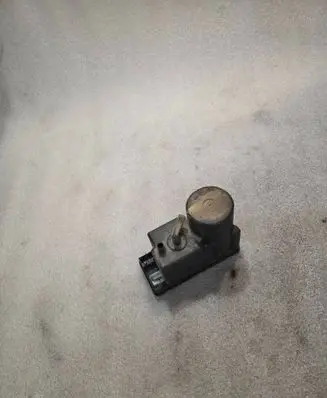 Audi 100 S4 C4 Central locking vacuum pump 4A0862257A