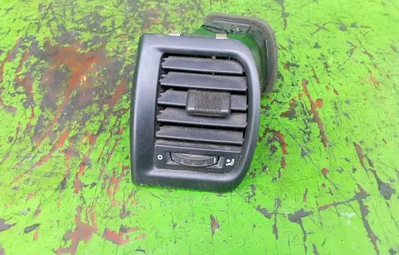 Skoda Fabia Mk2 (5J) Dashboard side air vent grill/cover trim 5J0819701