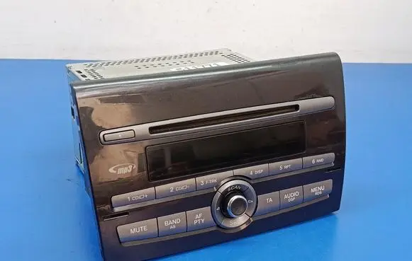Fiat Bravo Radio/CD/DVD/GPS head unit 735525868