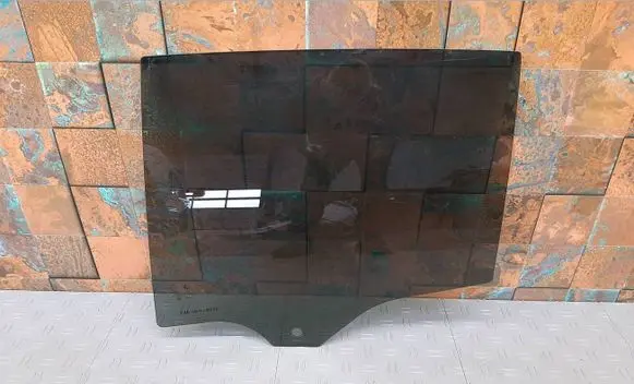 BMW 1 F40 Rear door window glass