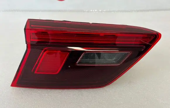 Volkswagen Tiguan Tailgate rear/tail lights 5NA945093F 2SA01252001 00477810