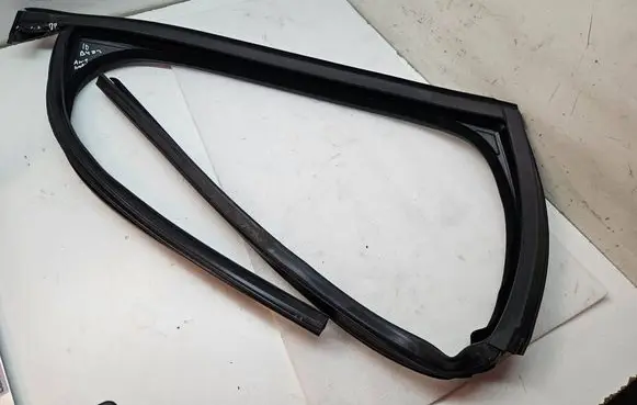 Volkswagen ID. Buzz Rubber seal front door (on door) 1T3837434
