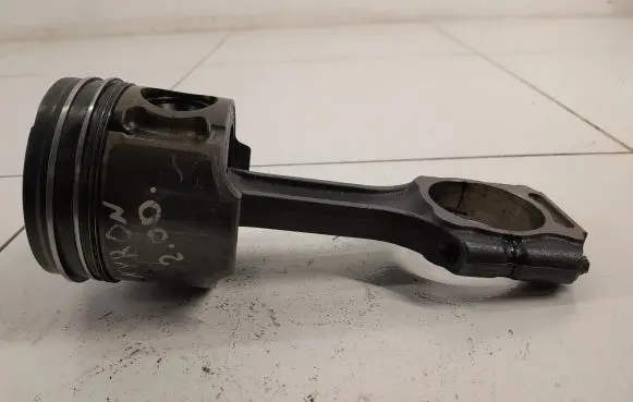 SsangYong Kyron Piston with connecting rod D20DT