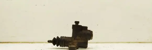 Subaru Forester SF Clutch slave cylinder 