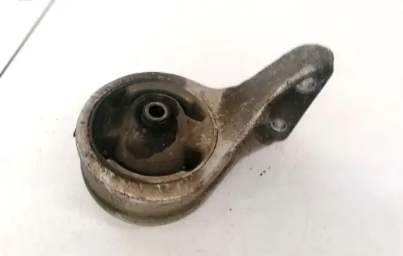 Hyundai Santa Fe Engine mount bracket