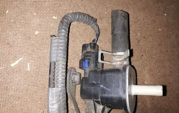 Toyota Verso Brake central valve 90910T0001