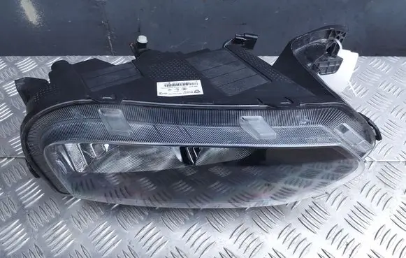 Dacia Spring Headlight/headlamp 260104835R