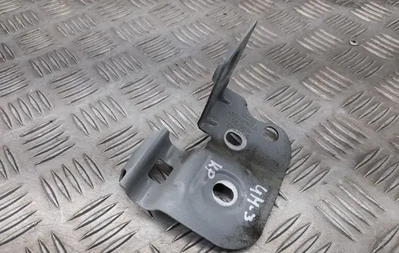 Audi Q7 4M Fender mounting bracket 4M0821167A