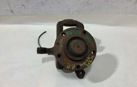 Mercedes-Benz Sprinter W901 W902 W903 W904 Front wheel hub spindle knuckle A9013320202 9013320202 A9023340001