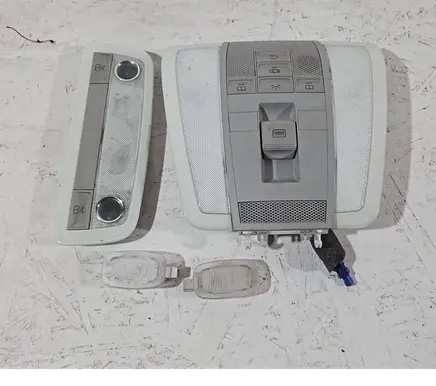 Mercedes-Benz C W204 Front seat light A2048202001 A2049005203 0135523467