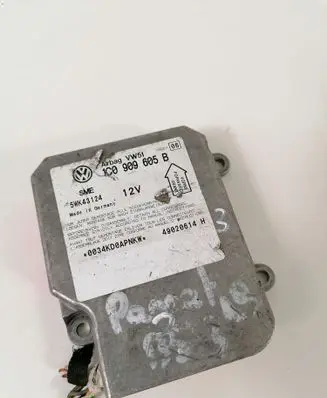 Volkswagen PASSAT B5.5 Airbag control unit/module 1C0909605B