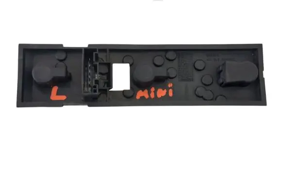Mini One - Cooper R50 - 53 Tail light bulb cover holder 632169163959 89023373