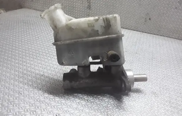 Hyundai Tucson JM Master brake cylinder BM111073G