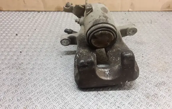 Volkswagen Golf V Rear brake caliper 