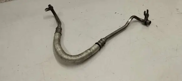 Gearbox oil cooler pipe/hose