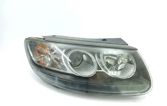 Hyundai Santa Fe Headlight/headlamp 921022B0