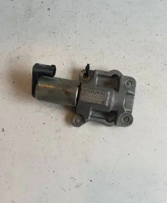 Volvo XC70 Camshaft vanos timing valve 8670422
